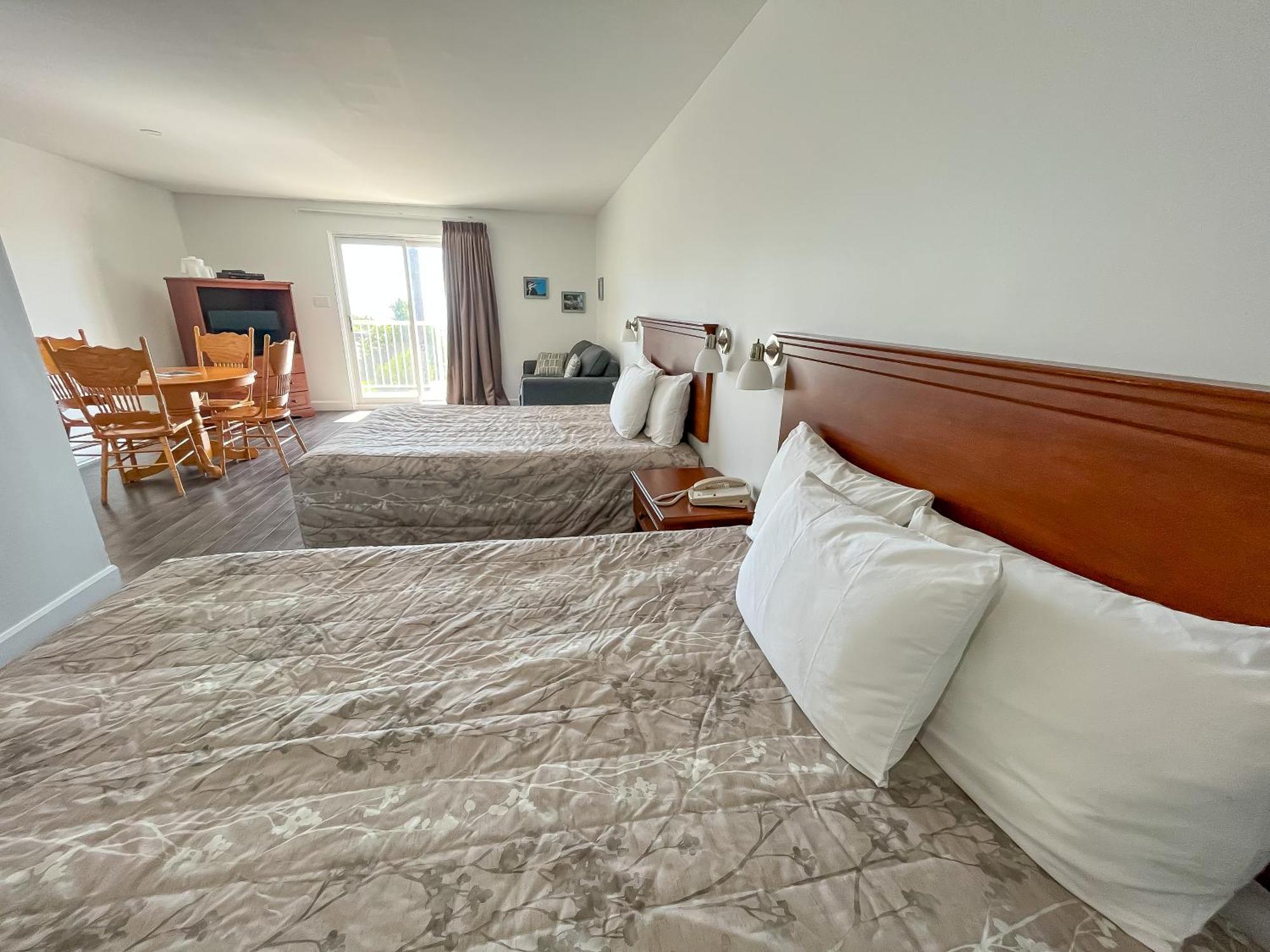 Complexe Hotelier Escoumins レ・ゼスクマン エクステリア 写真