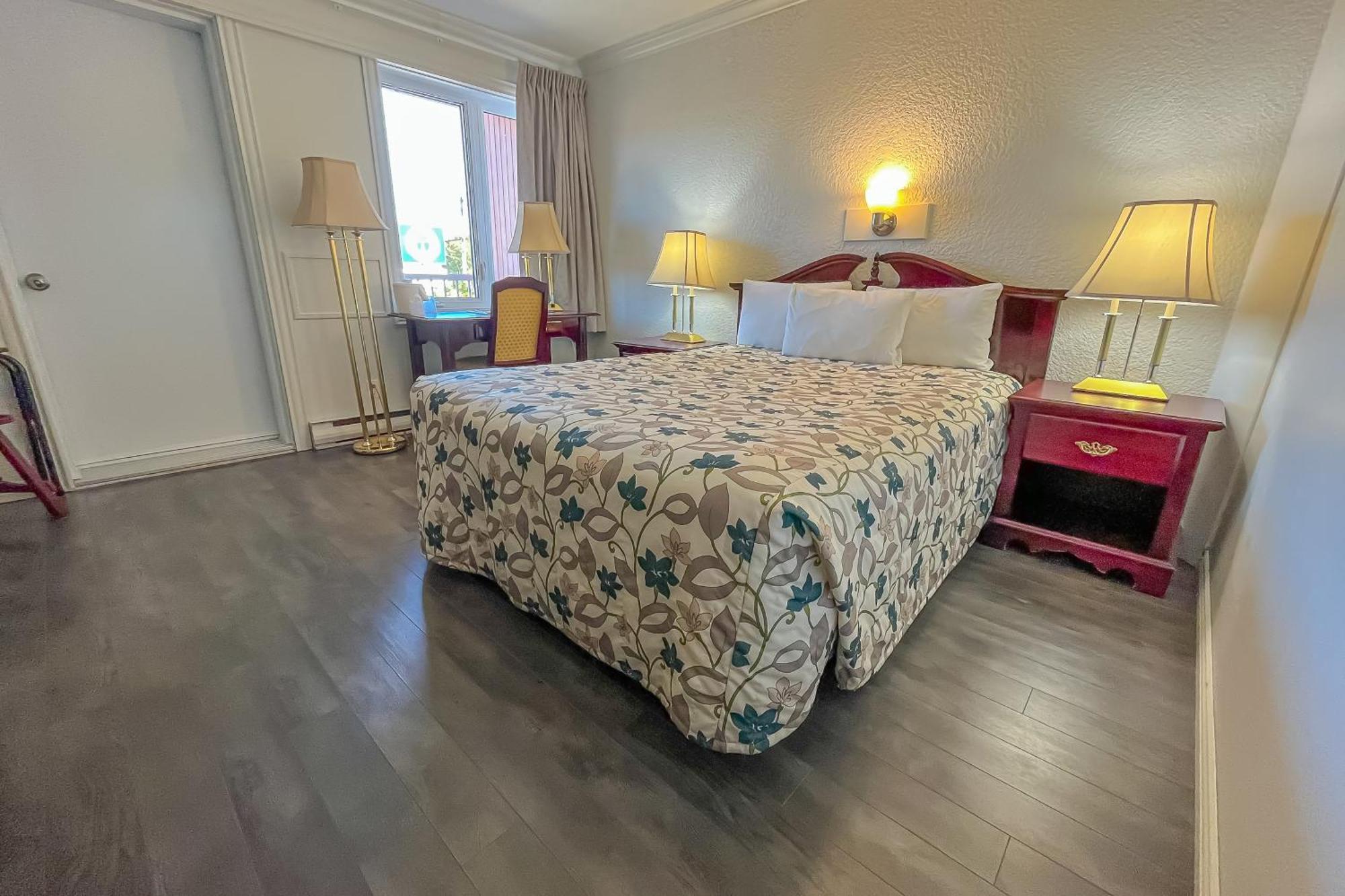 Complexe Hotelier Escoumins レ・ゼスクマン エクステリア 写真